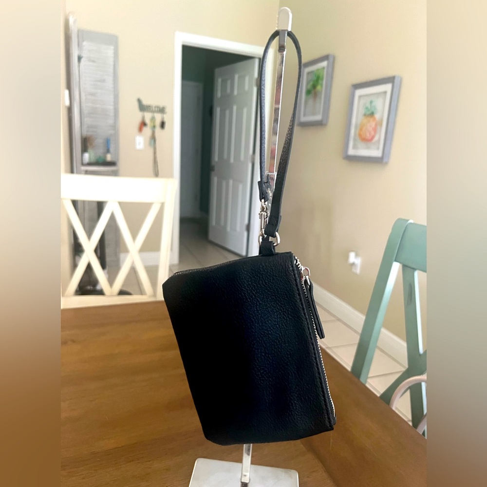 Steve Madden black wristlet